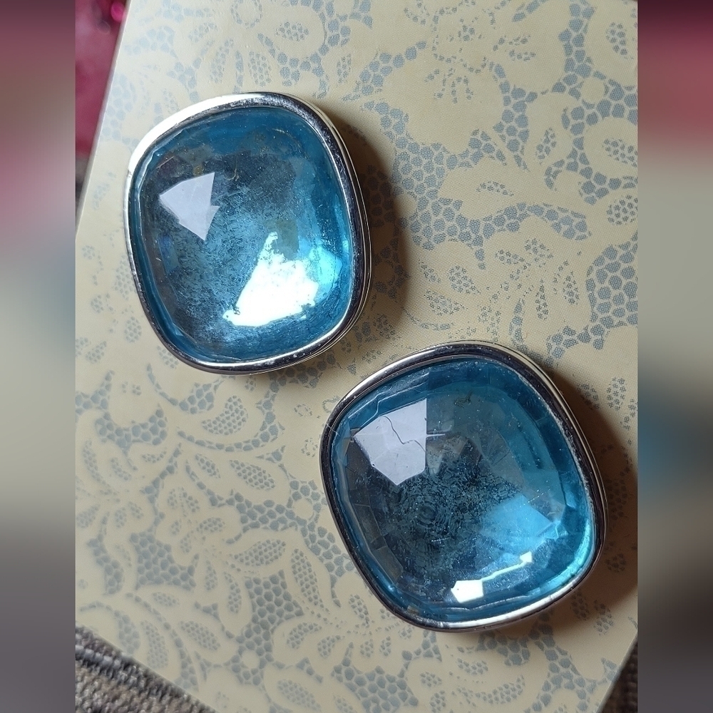 Vintage 1950's Clip-On Earrings - Picture 2 of 7
